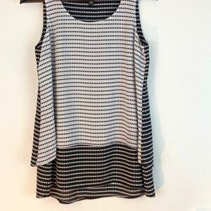 Women’s Black and White Sleeveless Top